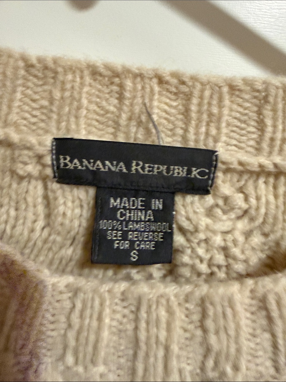 Vintage Banana Republic Cream Cable Knit Crewneck Sweater - Picture 3 of 6